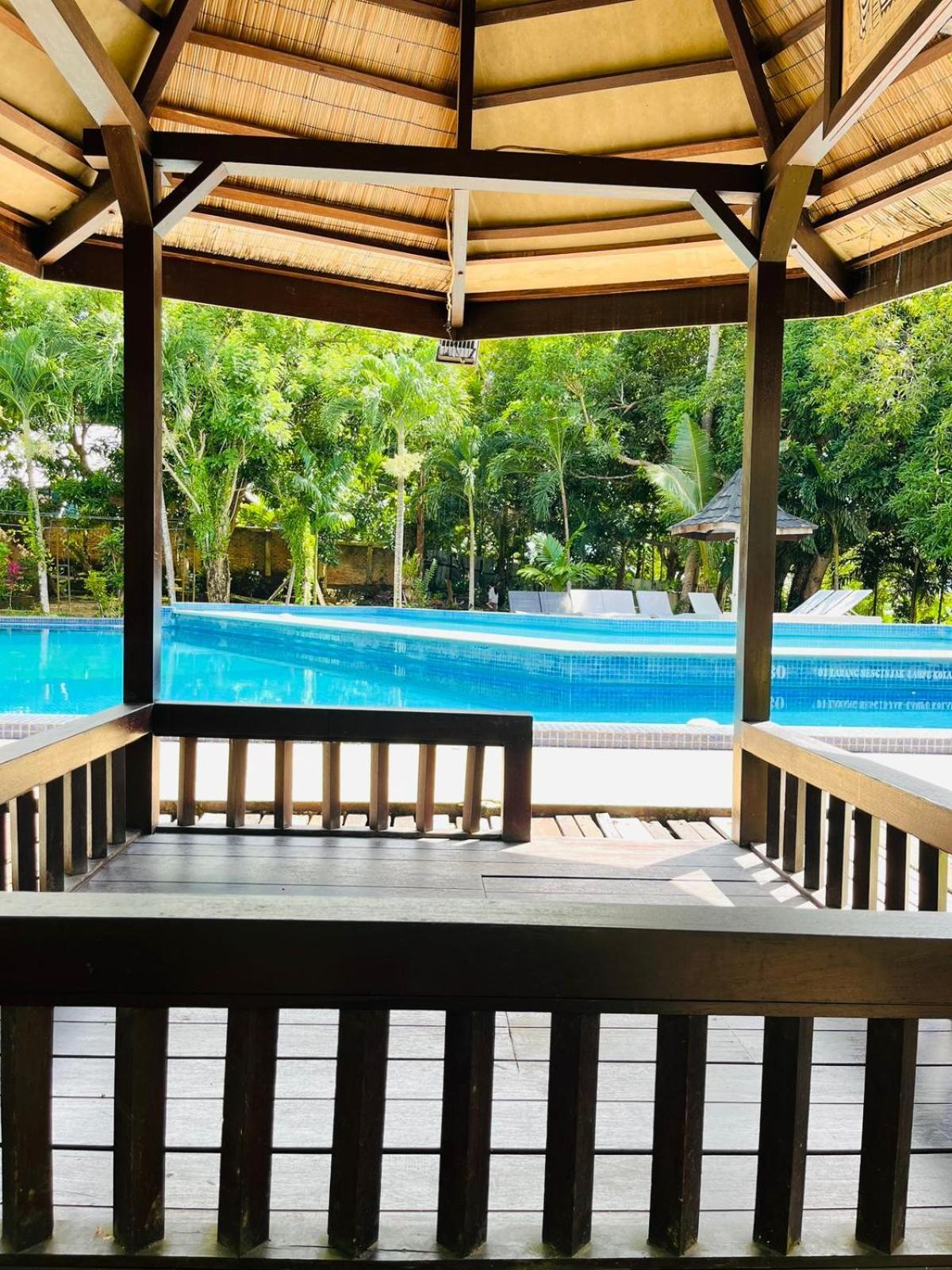 Kasuari Valley Beach Resort Sorong Bagian luar foto