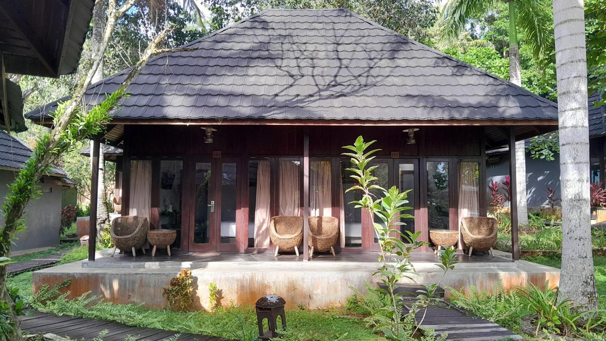 Kasuari Valley Beach Resort Sorong Bagian luar foto